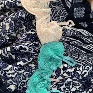 Victoria Secret Bras !!!! in white and turquoise